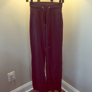 Grey Lulu lemon yoga pants